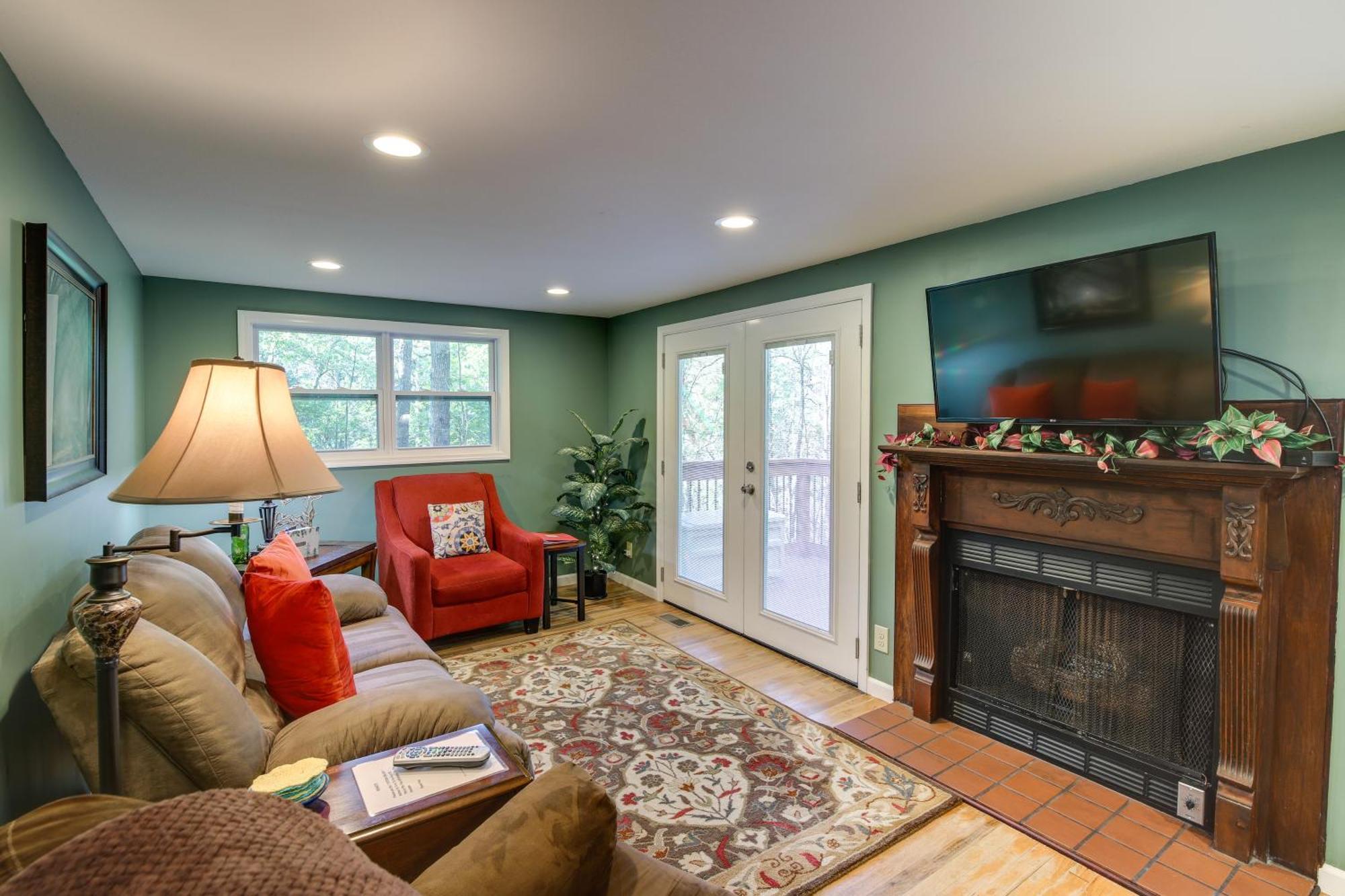 Quaint Smoky Mountain Cabin - 4 Mi To Gatlinburg! Exterior photo